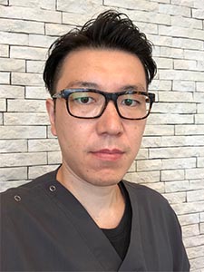 院長 歯学博士 浅井 哲也